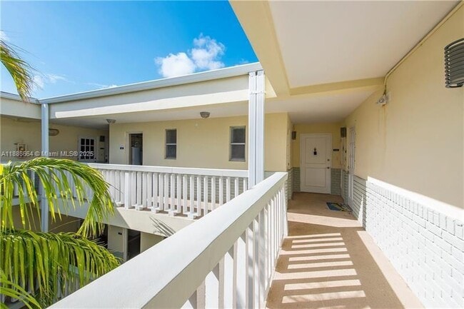 Photo - 2420 SE 17th St Unidad 404C