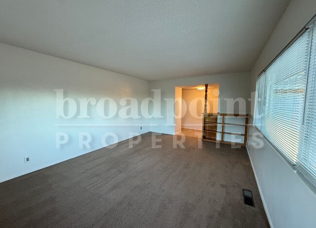 Photo - 440 Chestnut Ln