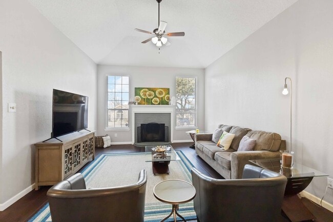 Building Photo - 425 Kelley Ct