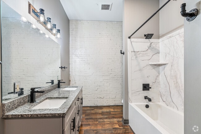 2BR, 2BA - 1,500SF - Bathroom - The Lofts on Jefferson