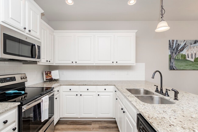 Photo - 2800 S Roth Ave