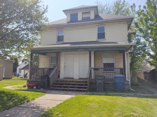 SW 1210/1212 College Ave - SW 1210/1212 College Ave Apartment Unit 1210