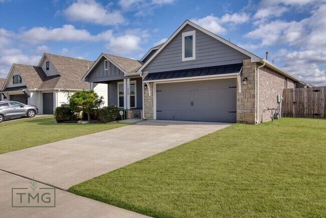 Photo - Stunning 3BR + Study in Prime Owasso/Colli...