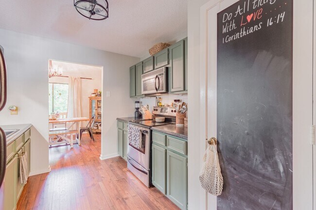 Photo - Now Pre Leasing - 3 Bedroom, 3 Bathroom Co...