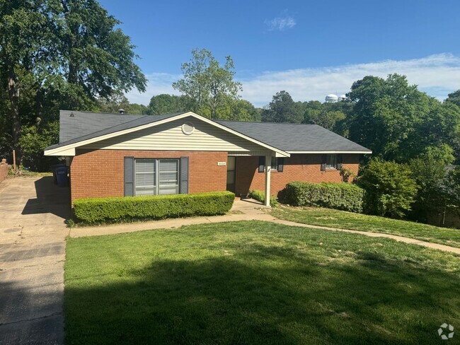 Building Photo - Mohina Woods brick home