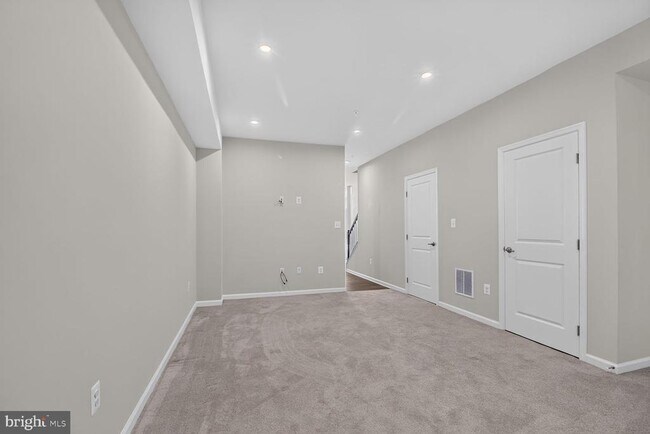 168 Woodgate Cir