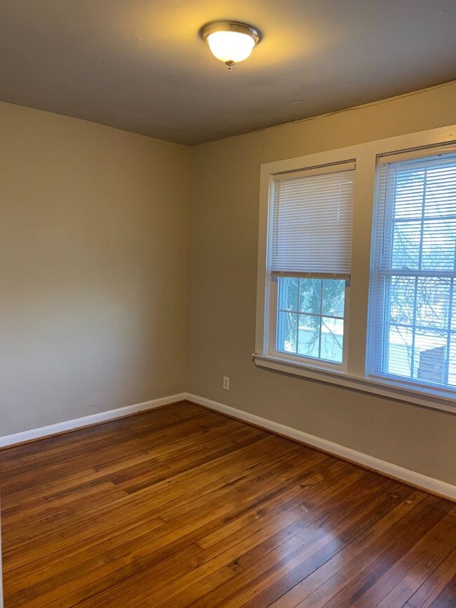 1214 Hamilton Terrace SE Unit B/Upper