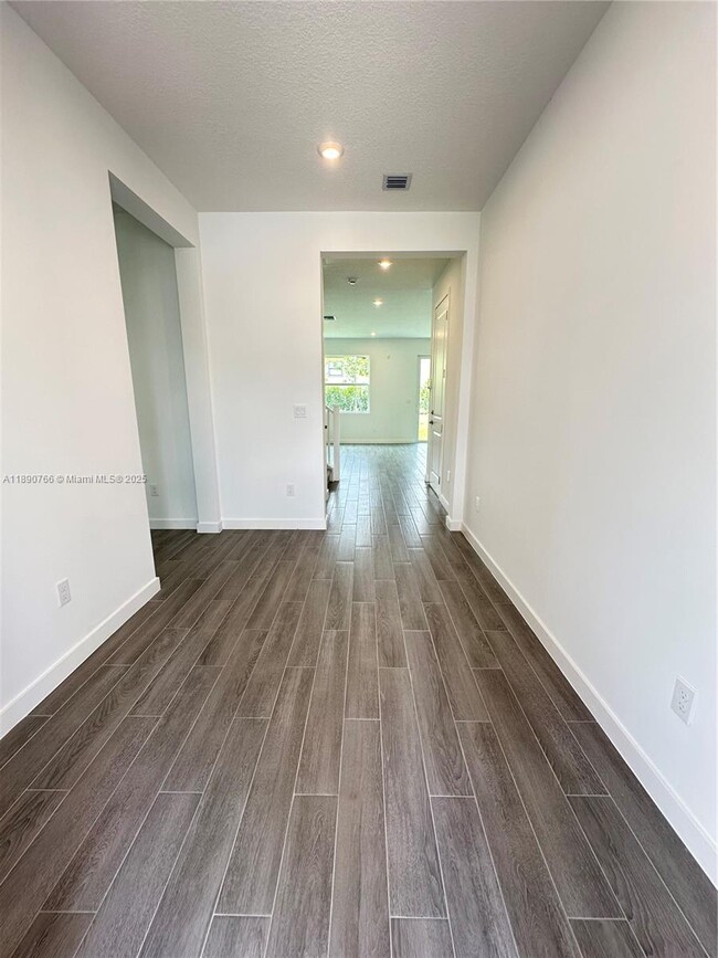 Photo - 7262 Lenora Ln