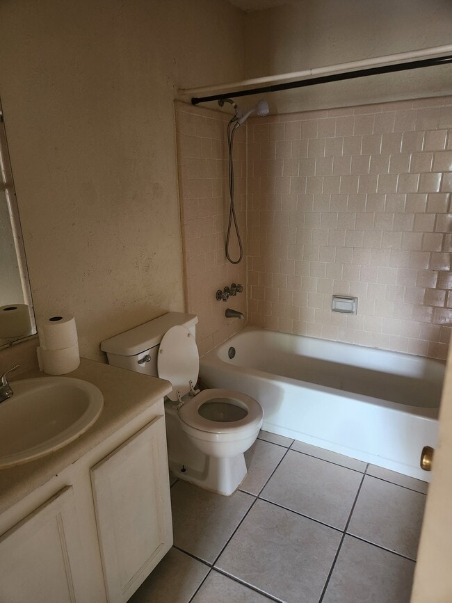 696 S 72nd Ave Unit D (upstairs)