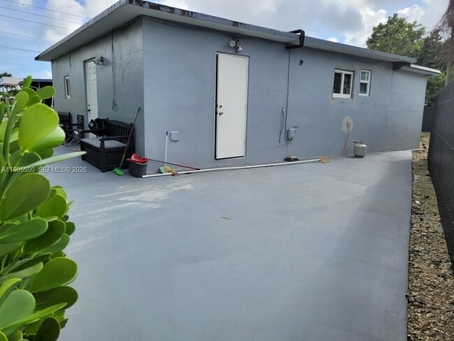 Building Photo - 29420 SW 152nd Ave Unit 2