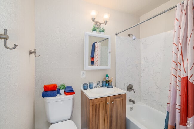 1BR, 1BA - 500SF - Bathroom
