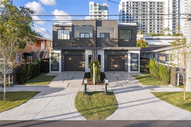 Building Photo - 3187 SW 23rd St