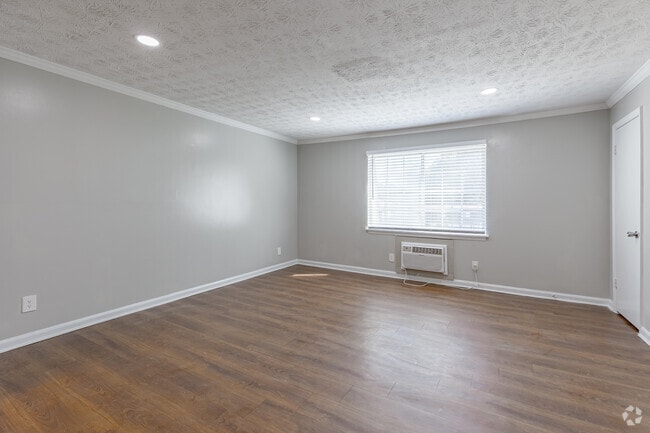 1BR, 1BA - 550SF