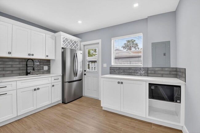 Photo - 341 SE 3rd Ave