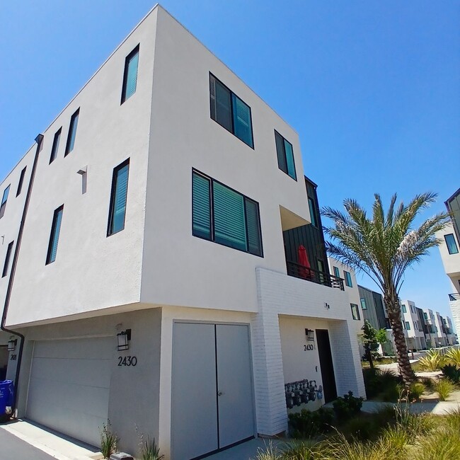 Building Photo - Townhome in Otay Mesa New Construction