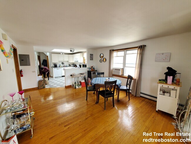 Photo - 66 Brooks St Unit 3