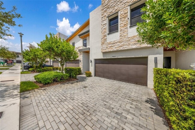 Building Photo - 7868 NW 104th Ct Rental