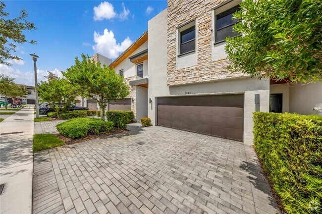 Building Photo - 7868 NW 104th Ct Rental