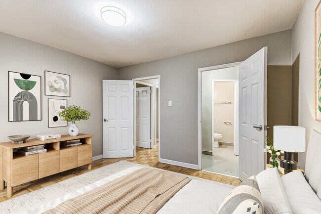 Photo - Upper Canada Drive