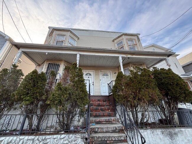 Photo - 66 Marshall St Unit 2R