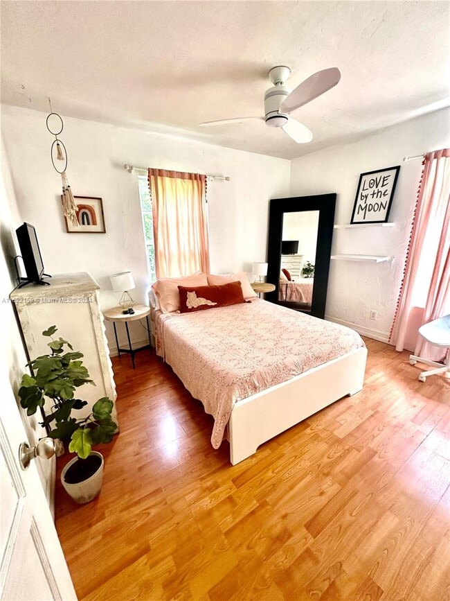 Photo - 3310 Oak Ave