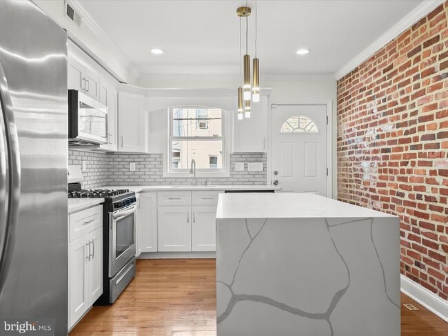 Photo - 404 N Robinson St