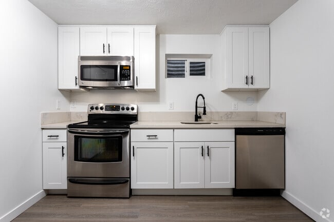 1BR, 1BA - 750SF - Tabor Villa