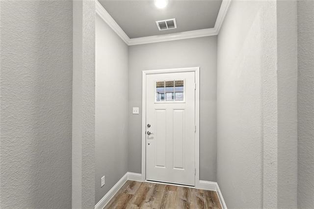 Photo - 304 Community Dr