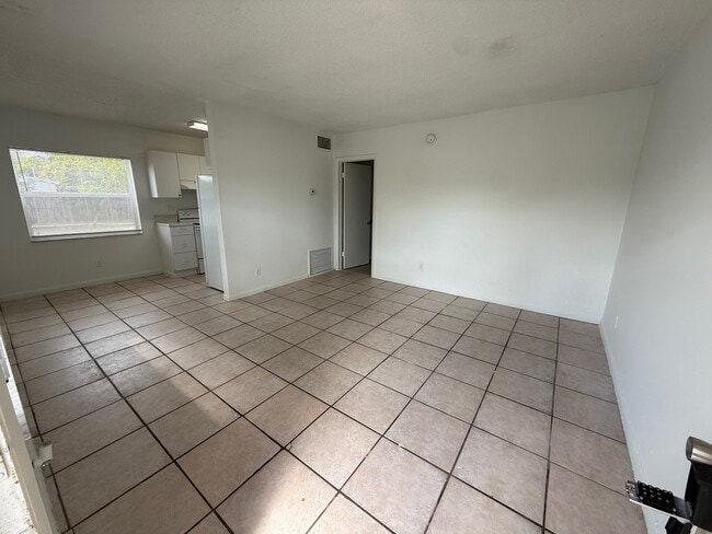 Photo - 225 NW 8th St