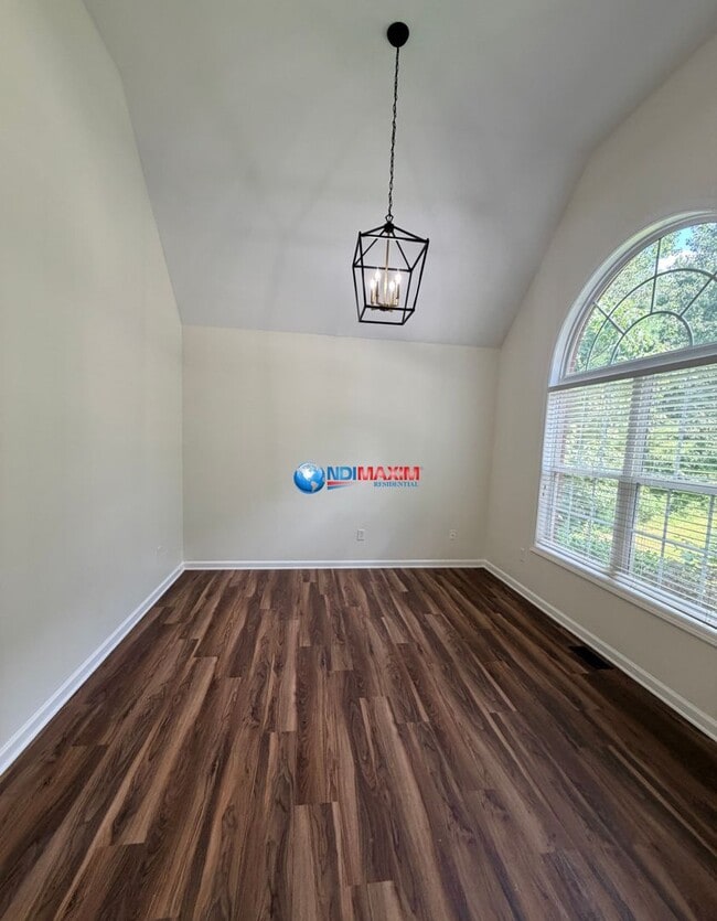 Photo - Spacious RENOVATED house with full walk-out basement in Jonesboro