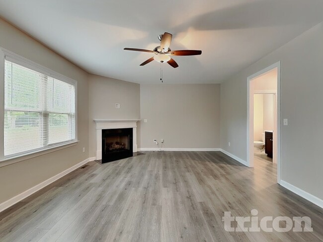 Photo - 262 Dundalk Dr