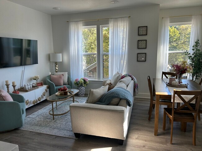 Photo - 121 N Washington Ave