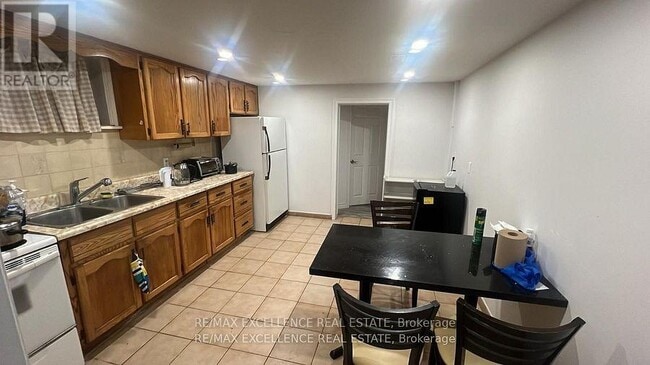 25 Garratt Blvd