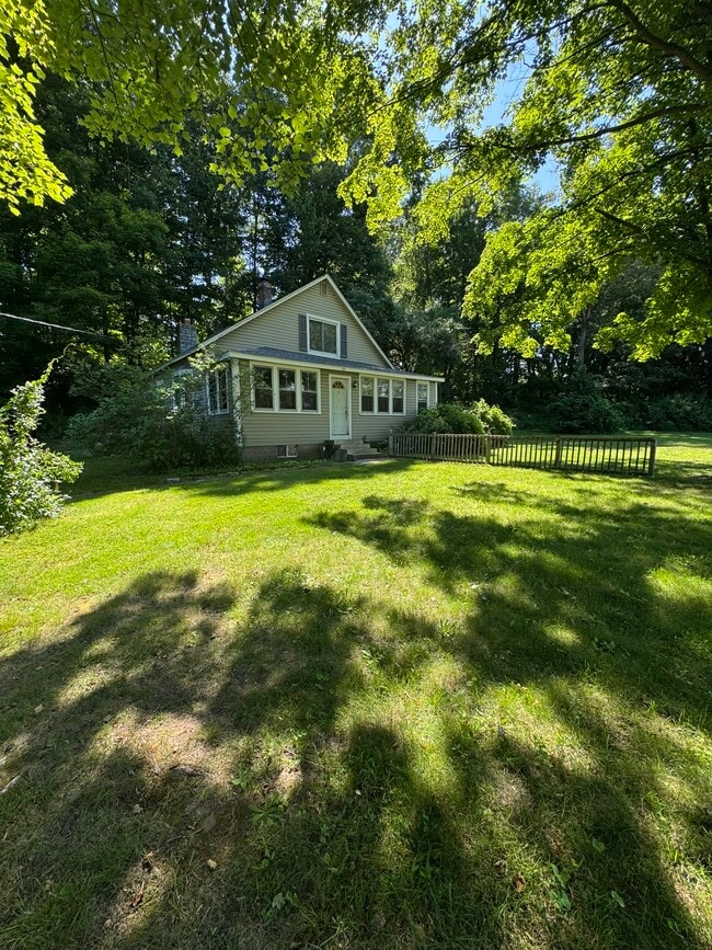 Building Photo - 180 Amherst Rd Rental
