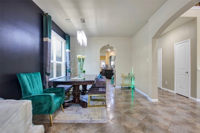 Photo - 1242 S Maple Dr