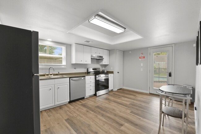 Photo - 707 Land Grant Dr