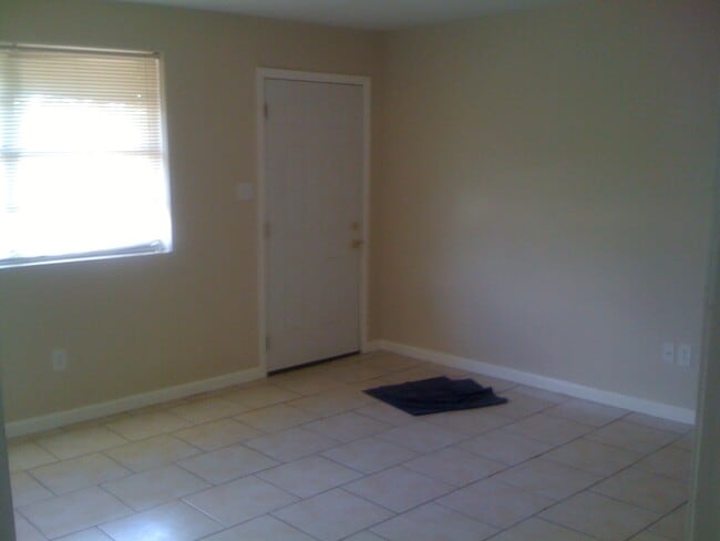 Photo - 2350 Lyndell Dr Unit C