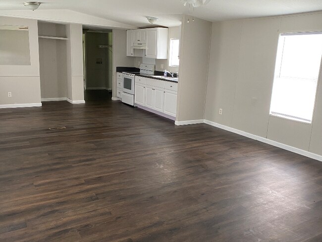 Photo - 80 Redwood Ln