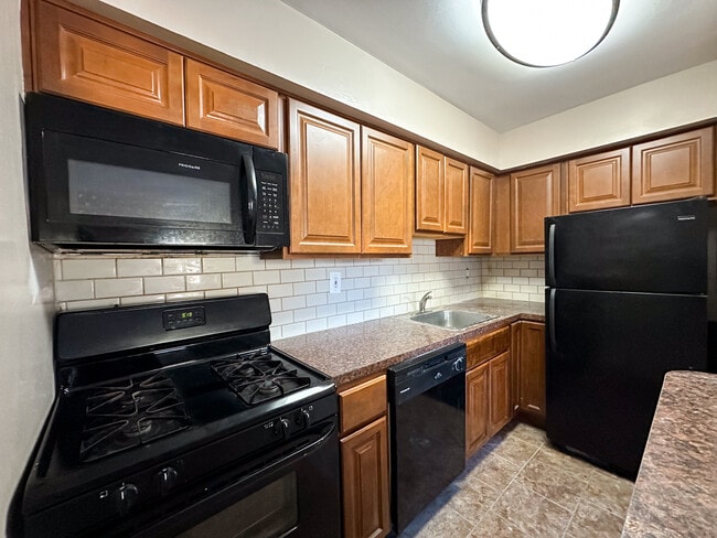 Fully Equipped Kitchen - Springfield Valley Apartments