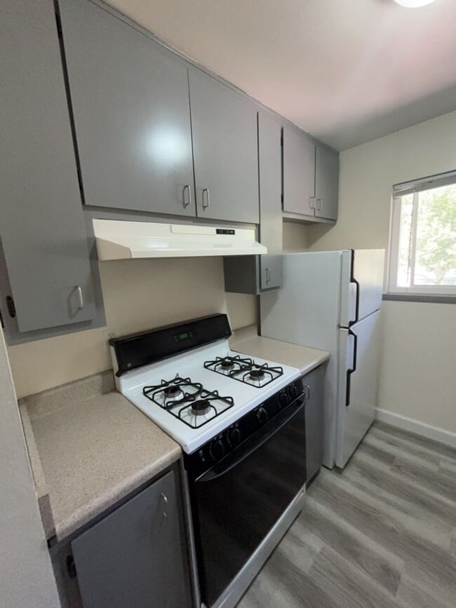 Photo - 2 bedroom 1 bath upstairs 4-Plex unit Unit 4