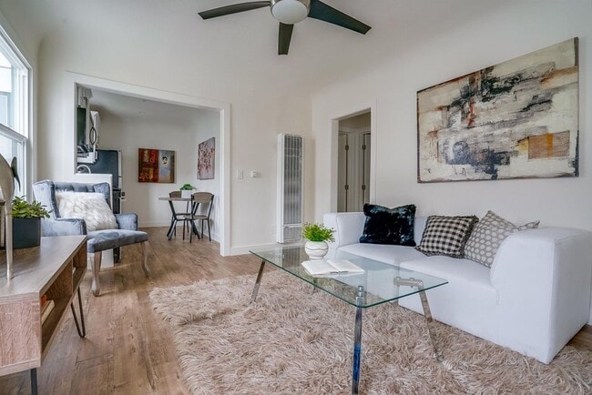 Photo - 6621-6625 Crenshaw Blvd Apartments