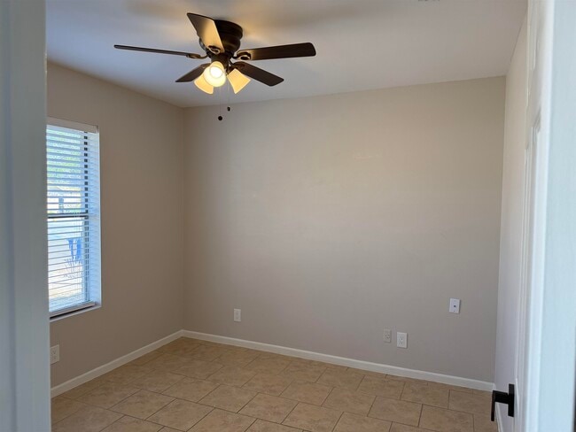 Photo - 5816 Longoria Loop