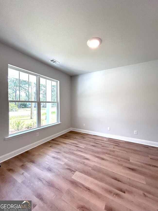 Photo - 281 W E Smith Rd