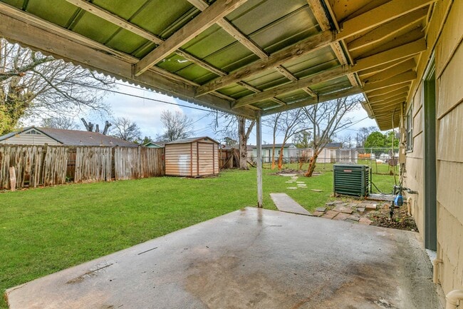 Photo - 5855 Beldart St