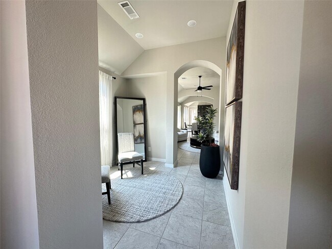 Photo - 122 Nightshade St