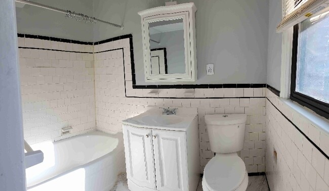 Photo - 5691 Colorado Ave NW Unidad 3