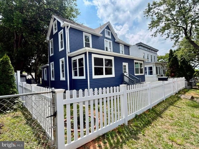 Photo - 333 Washburn Ave