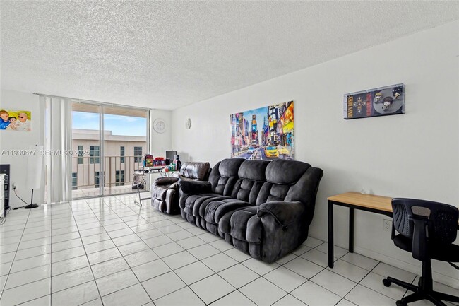 Photo - 4675 W 18th Ct Unit 701