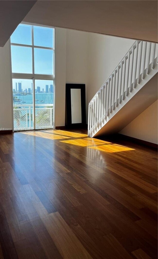 Building Photo - 1701 Sunset Harbour Dr Unit L704