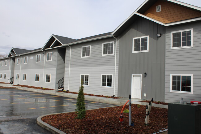 Building Photo - 665 Heyburn Ave Unit 1104 and 1204